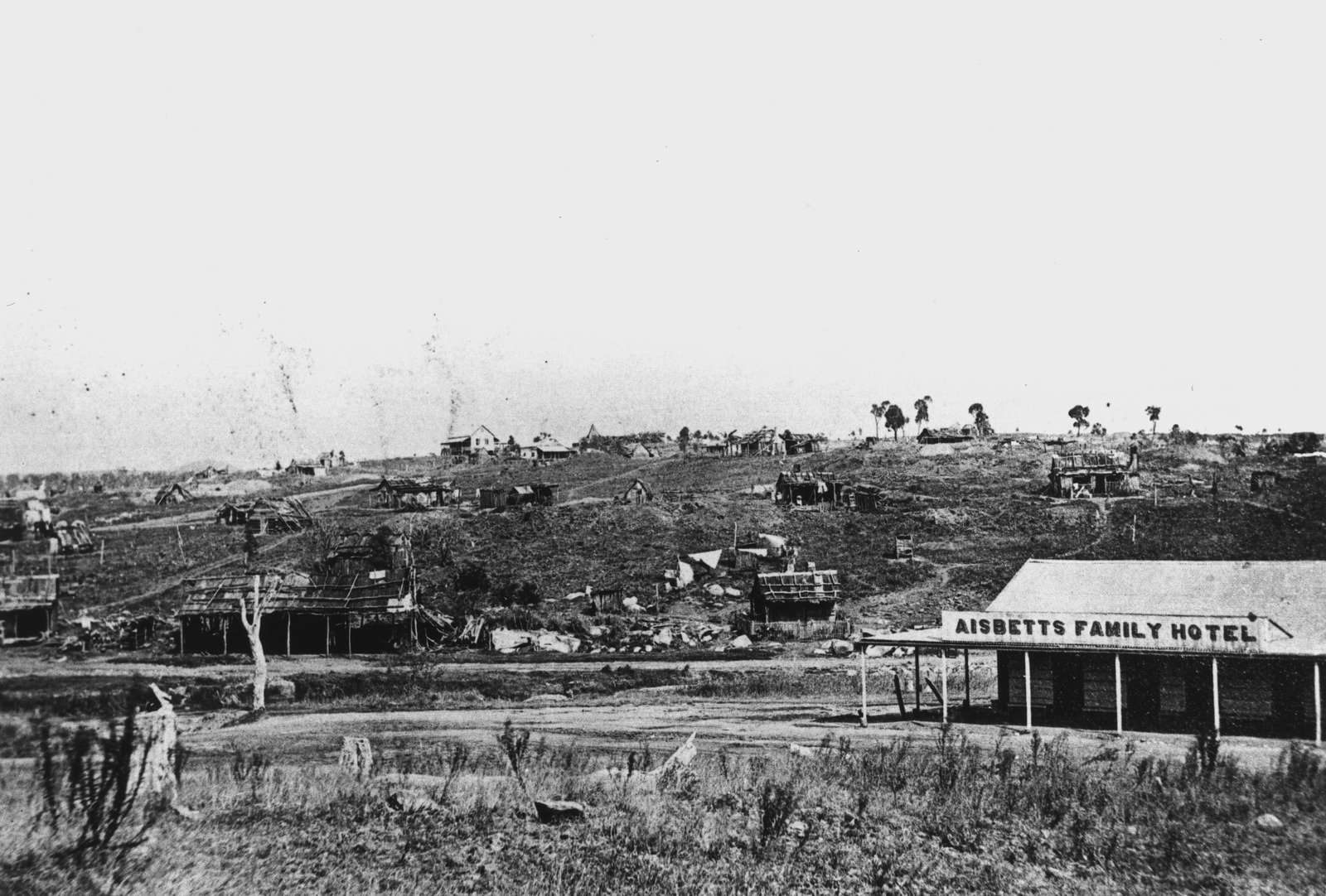 Aisbett’s Family Hotel at Ravenswood
