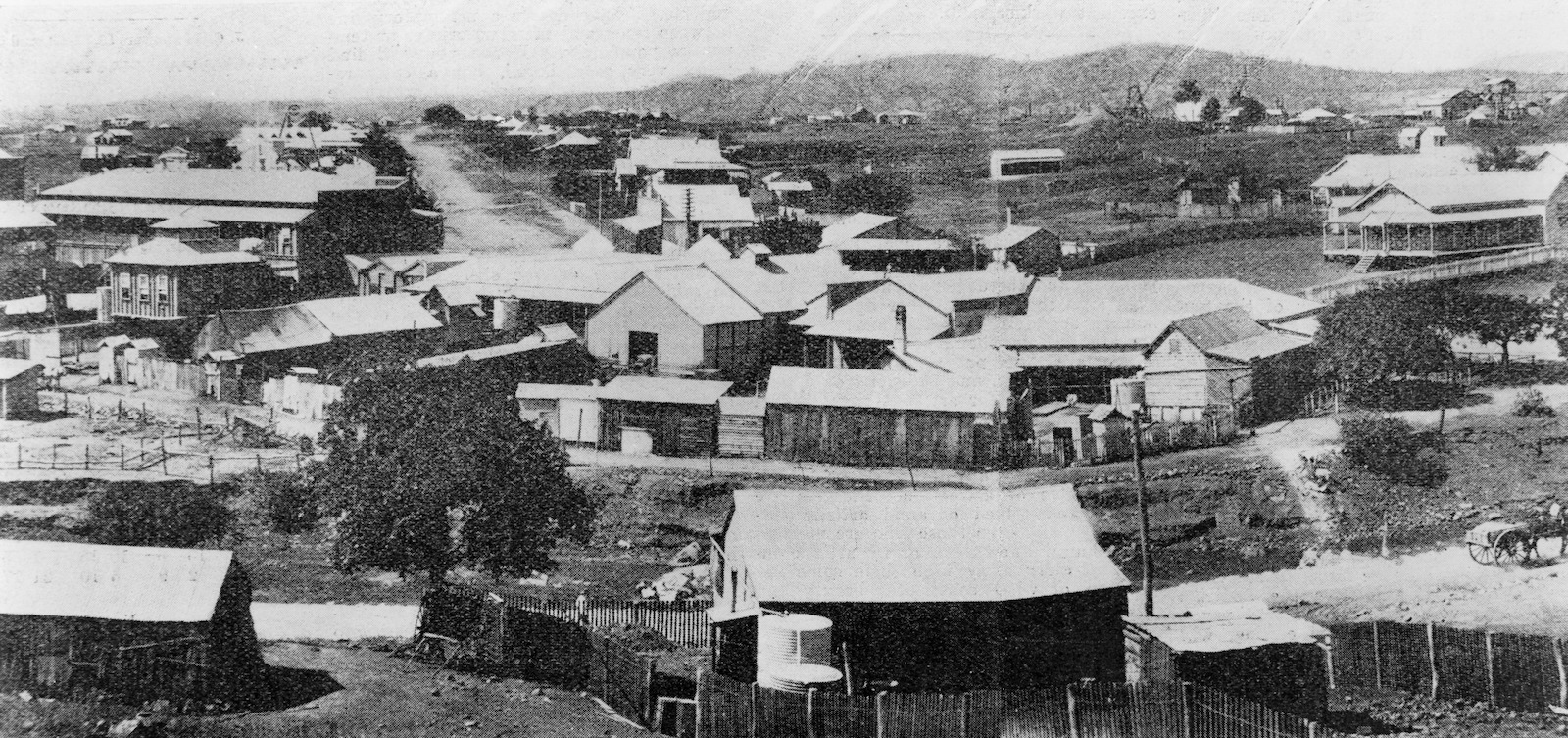 Backstreets of Ravenswood, Queensland,1905. 
