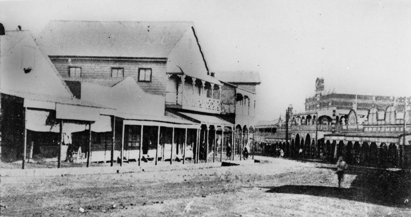 Main Street of Ravenswood, Queensland 