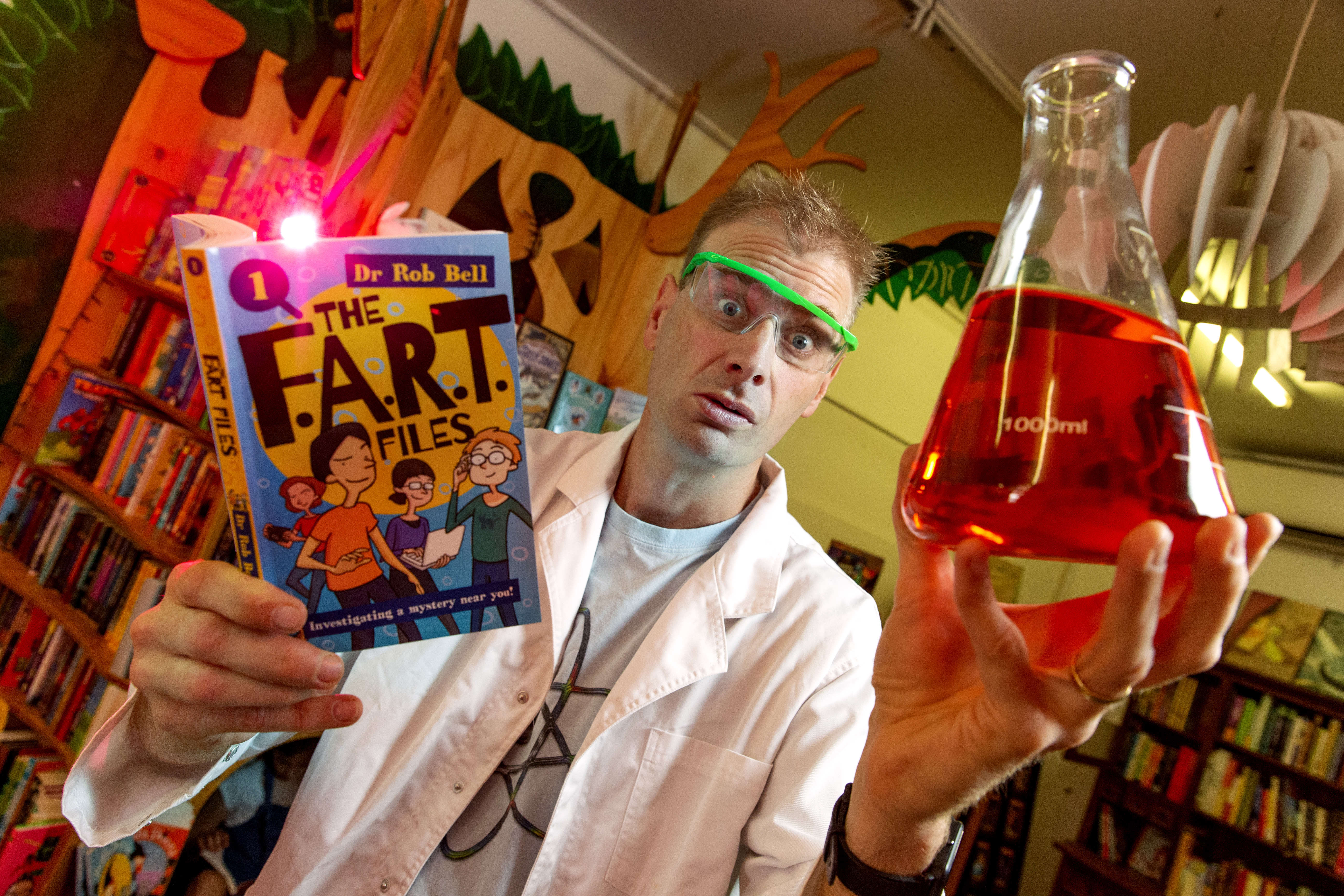 Dr Rob Bell - TV scientist, author and educator Dr Rob Bell - TV scientist author and educator