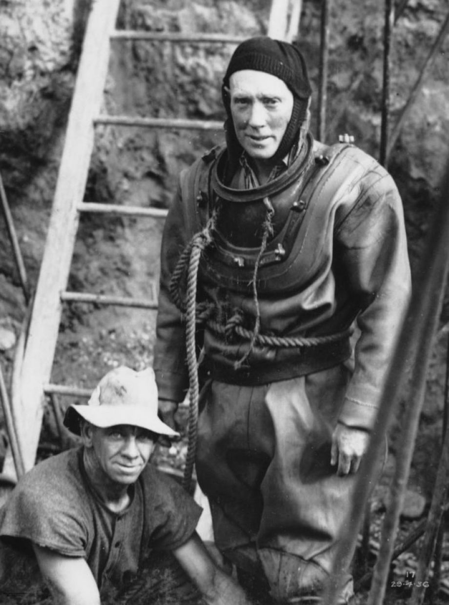 Diver preparing to inspect the foundations of the Story Bridge during construction Brisbane 1936