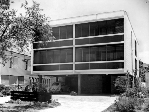 Burrawood unit complex [architect Graham de Gruchy] at Toowong, 1968.