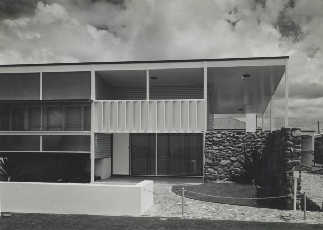 Frazer house [architects Hayes & Scott] at Broadbeach, 1958.