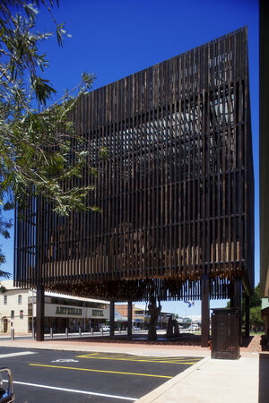Colour photograph of Barcaldine's Tree of Knowledge Memorial