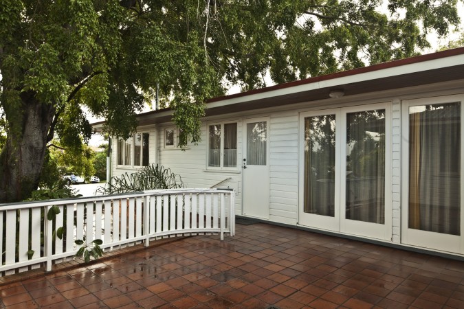 Photograph by Richard Stringer of exterior (rear) of the 'Pavlyshyn House' at Coorparoo, 2018.