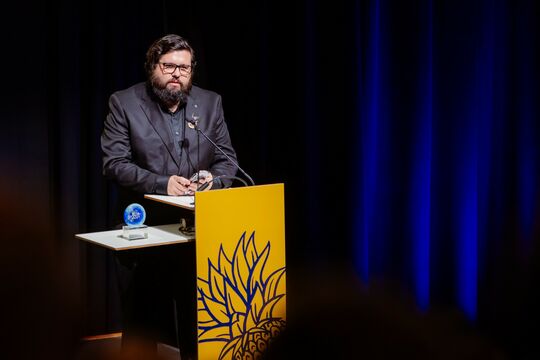 Dominic Guerrera at lectern