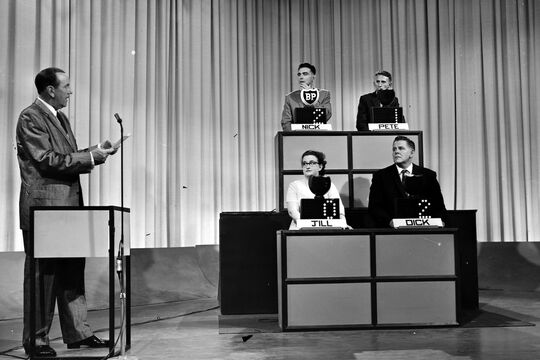 Scene from the Bob Dyer quiz show Pick a Box