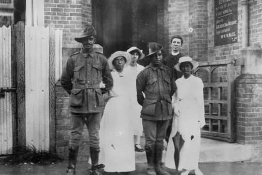 Servicemen’s wedding at St Lukes Church, Charlotte Street, Brisbane, 13 December 1917. 