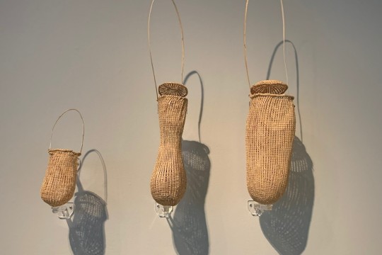 Kakan (dilly bags) – Delissa Walker – On loan for Entwined courtesy of Cairns Art Gallery. 