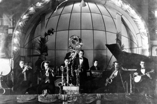 Photo of Billo Smiths Dance Band at the Trocadero Dansant 1927