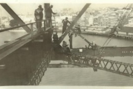 Breathtaking view of Brisbane enjoyed by the riggers on the Story Bridge construction crew ca 1938