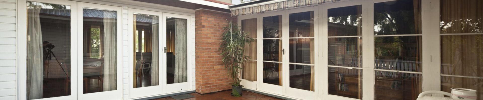 Pavlyshyn House courtyard Richard Stringer