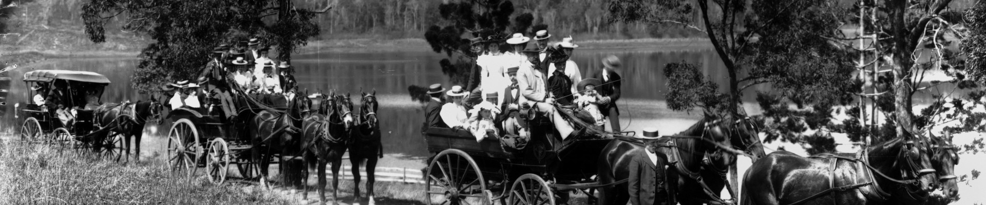 Day trippers travelling to Enoggera Reservoir Brisbane ca 1896