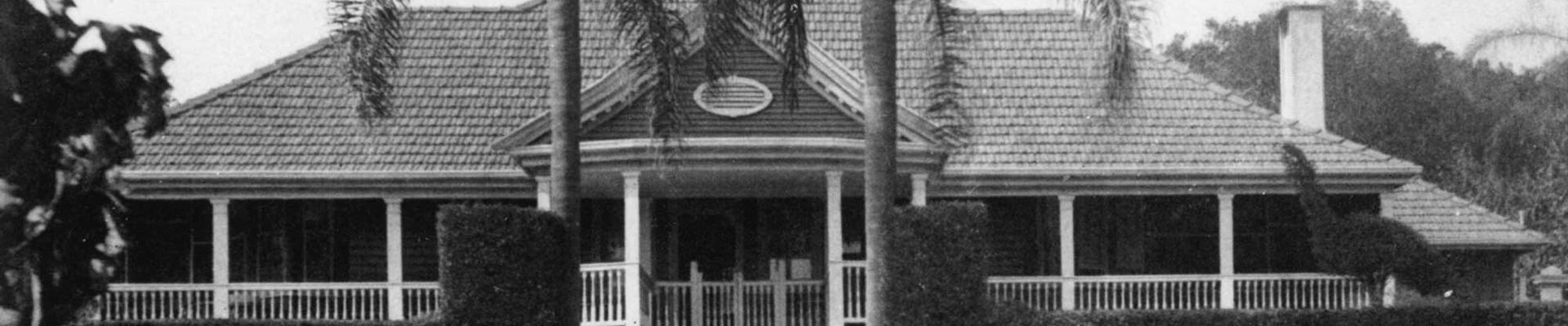 Lyndhurst, the residence of Mrs J. Reid, in London Road, Clayfield Lyndhurst the residence of Mrs J Reid in London Road Clayfield