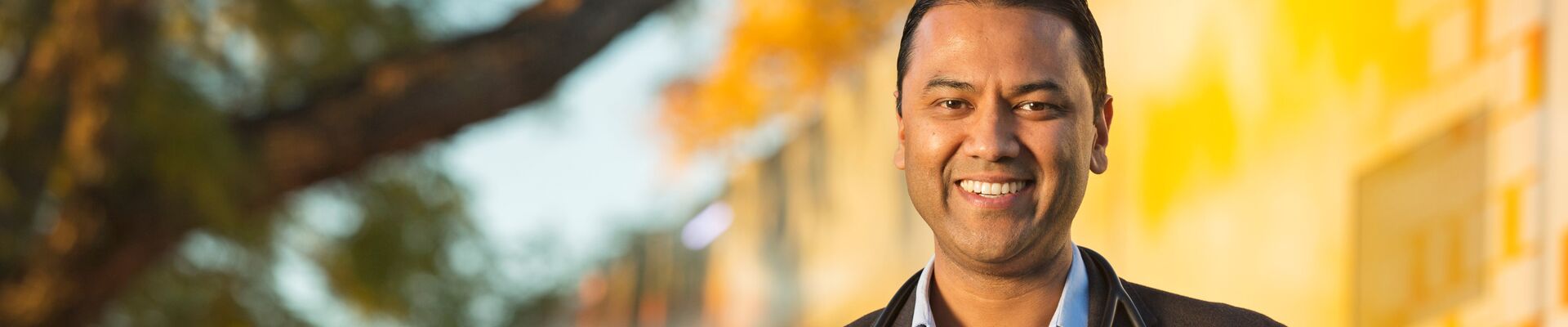 Dr Rolf Gomes : Heart of Australia Dr Rolf Gomes