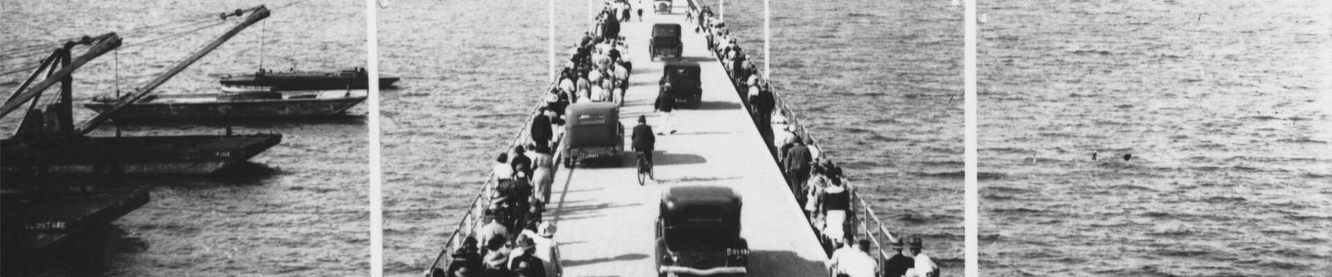 Hornibrook Highway viaduct on opening day, Redcliffe, 1935 Hornibrook Highway viaduct on opening day Redcliffe 1935