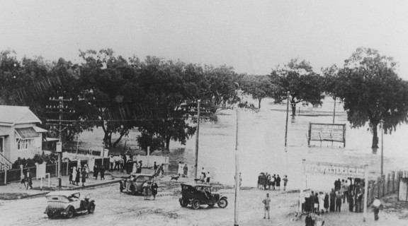 Warrego River in flood at Charleville, 1934