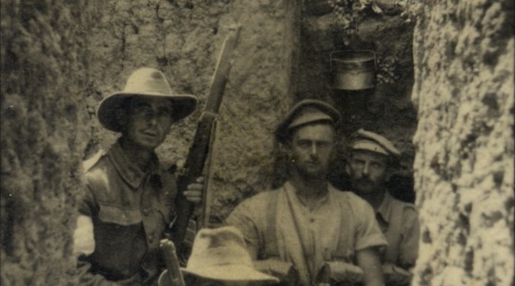 Four Australian soldiers in the trenches at Gallipoli, 1915 Thompson, Joseph Cecil