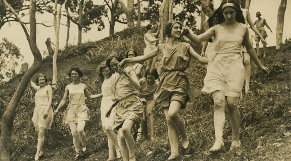 Girls attending the first ever Summer School of Classical Ballet at Scarborough, Queensland, 1929