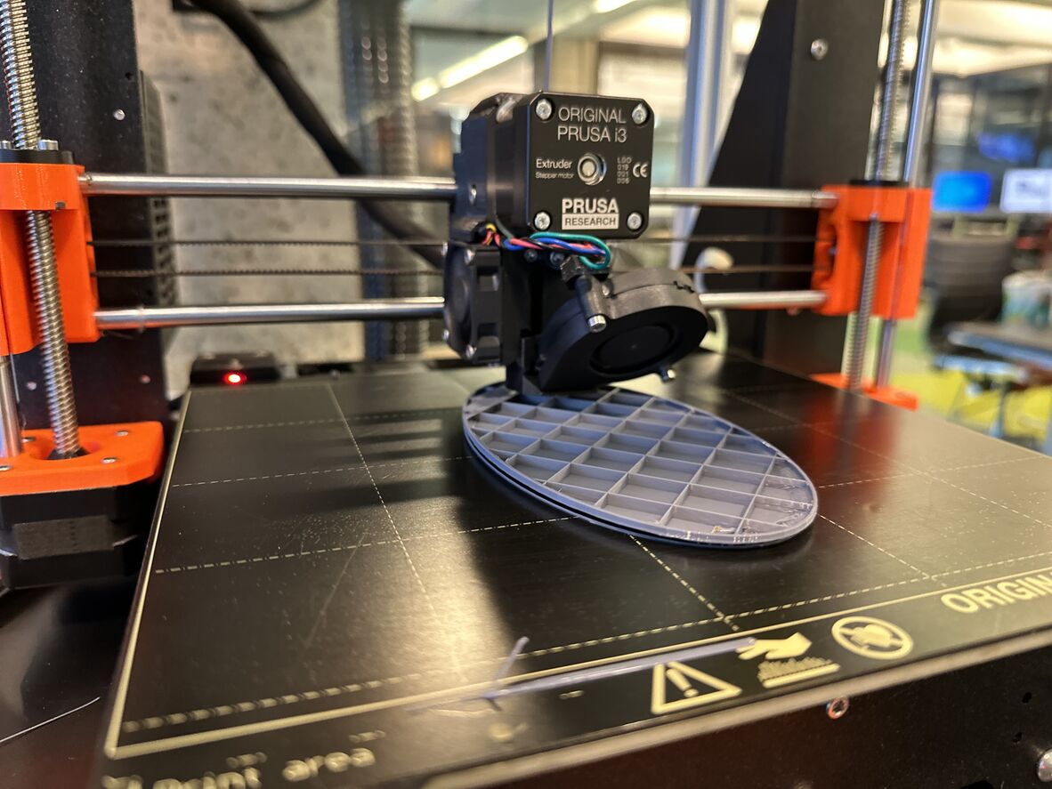 3D printer creating object