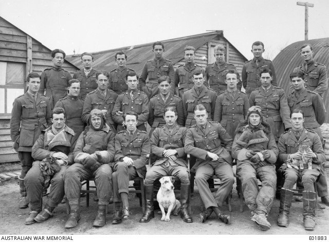 Group portrait of officers of No 2 Squadron, Australian Flying Corps