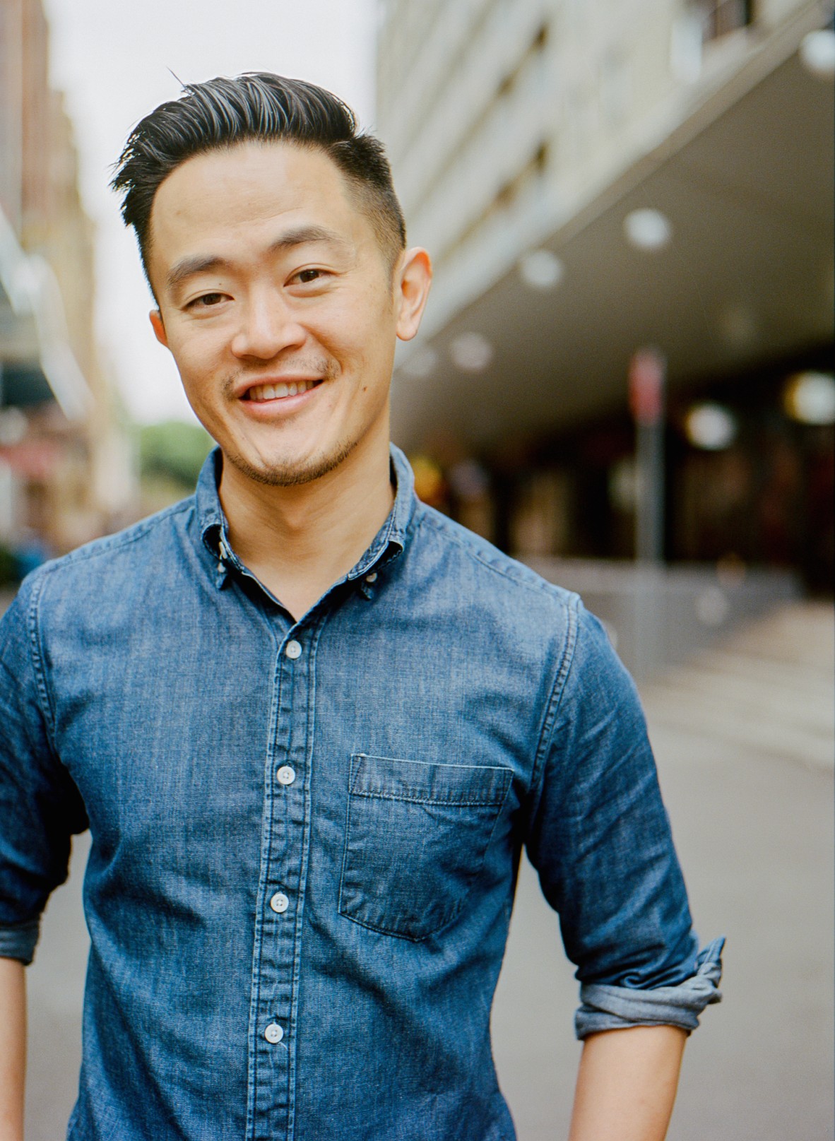 Writer Benjamin Law smiling