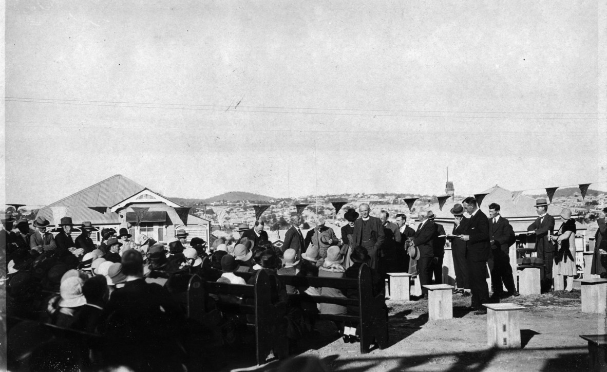 Photo of stump capping ceremony at St John's Church, Annerley, about 1928