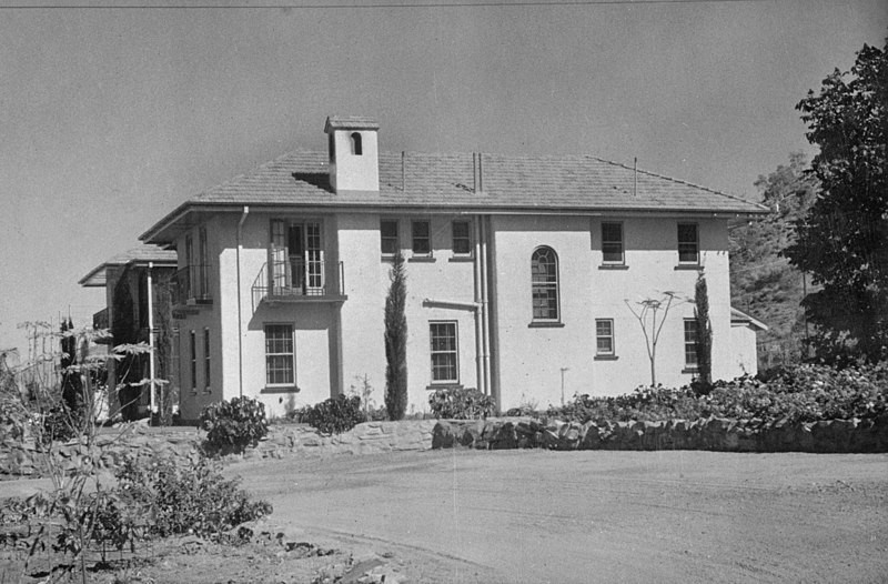 Side view of ‘Casa Grande’, home of George Fisher, Managing Director of Mount Isa Mines Ltd., Mount Isa, 1954.