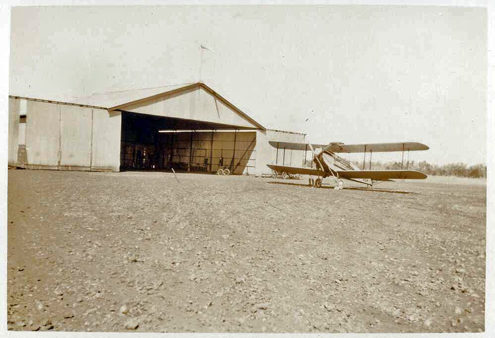 De Havilland DH50A G-AUER outside the Qantas hangar at Cloncurry