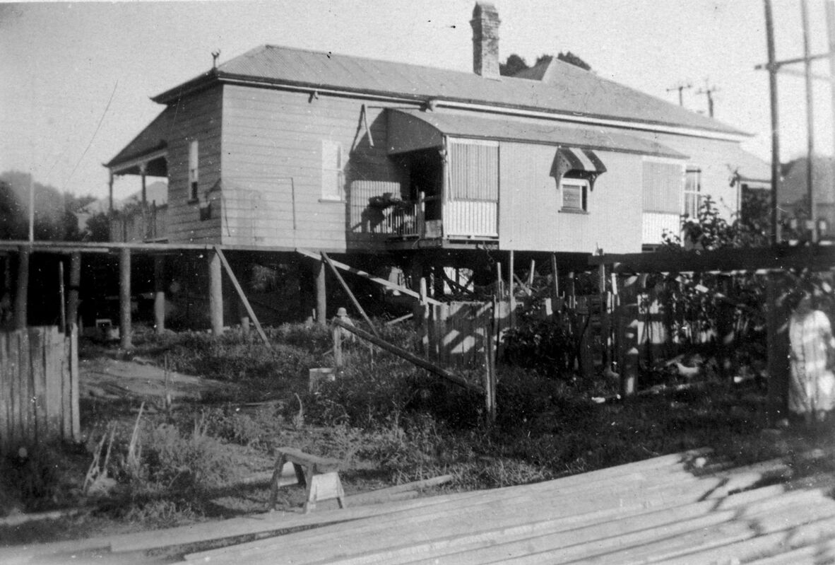 'Dunoon' being slid on blocks from the corner of Bayview Terrace and Drane Street to Drane Street.