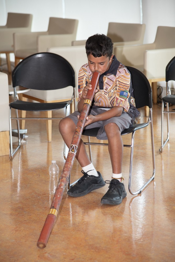 Jykell Thompson performing the yidaki