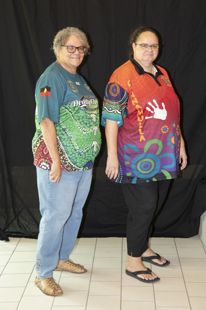 kuril dhagun friends in the pop up photo booth
