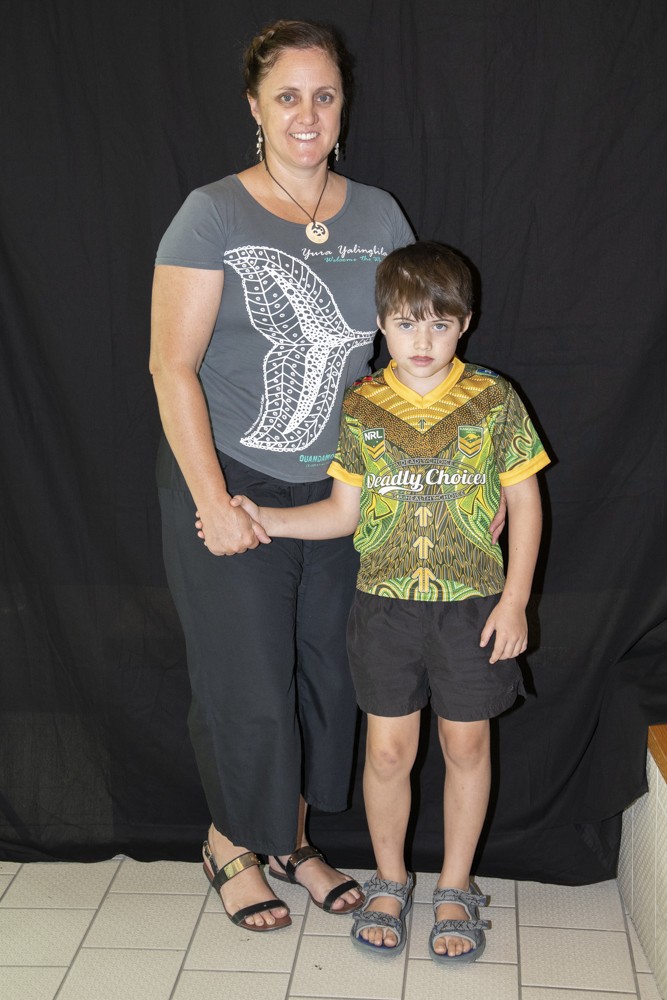 kuril dhagun friends in the pop up photo booth