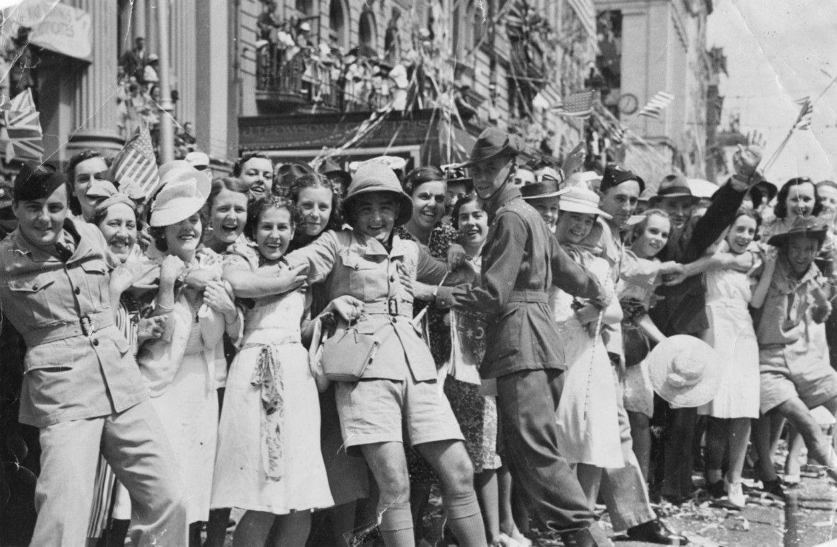 Happy crowd in Queen Street, celebrating the arrival of American Forces, Brisbane, 1941