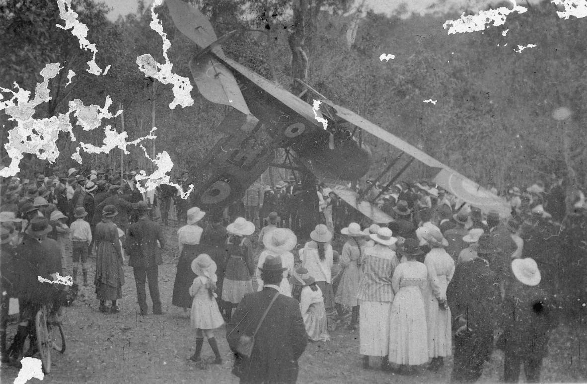Wreckage of a peace loan aeroplane that crashed in Gympie, 1919