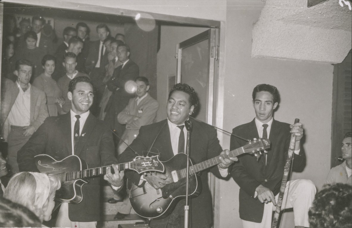 The Maori Troubadours at The Primitif (Johnny Nicol on the left). 