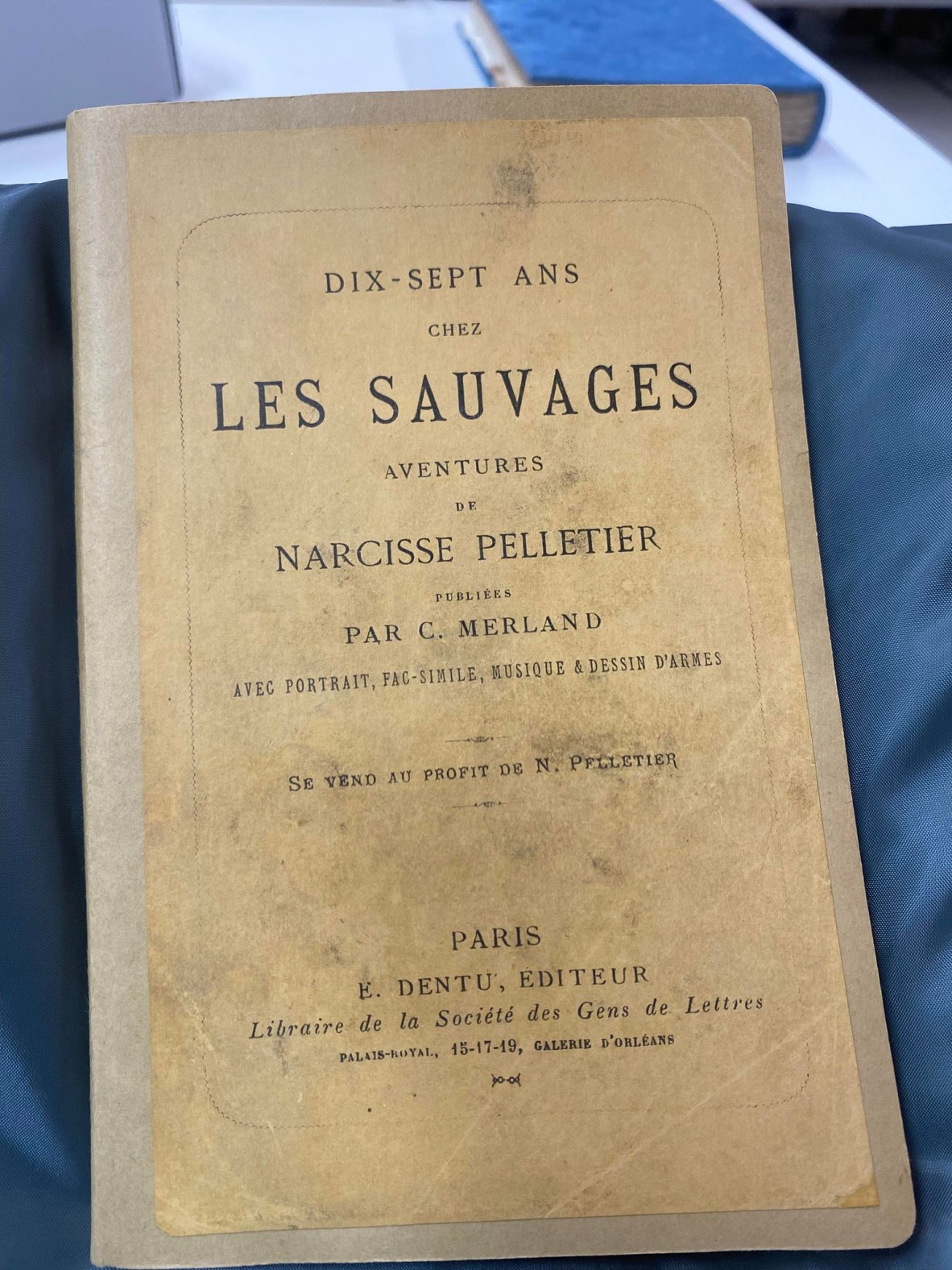 cover page of a old book in french 