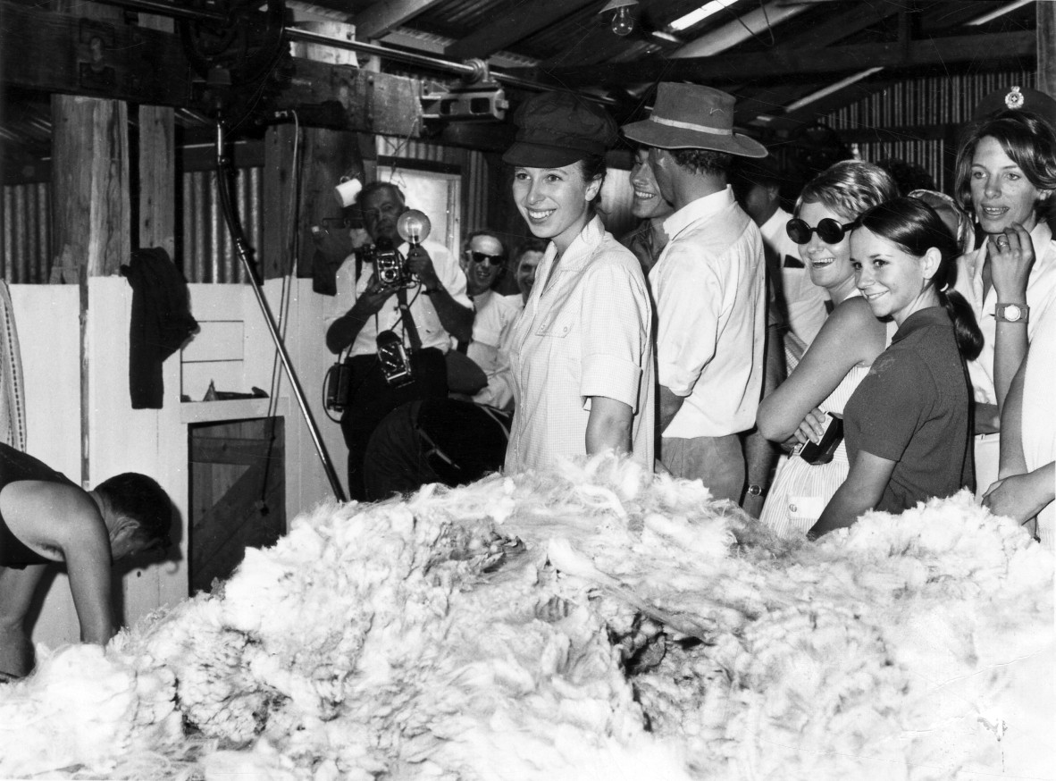 HRH Princess Anne observe sheep shearing and wool classing, 1970. 