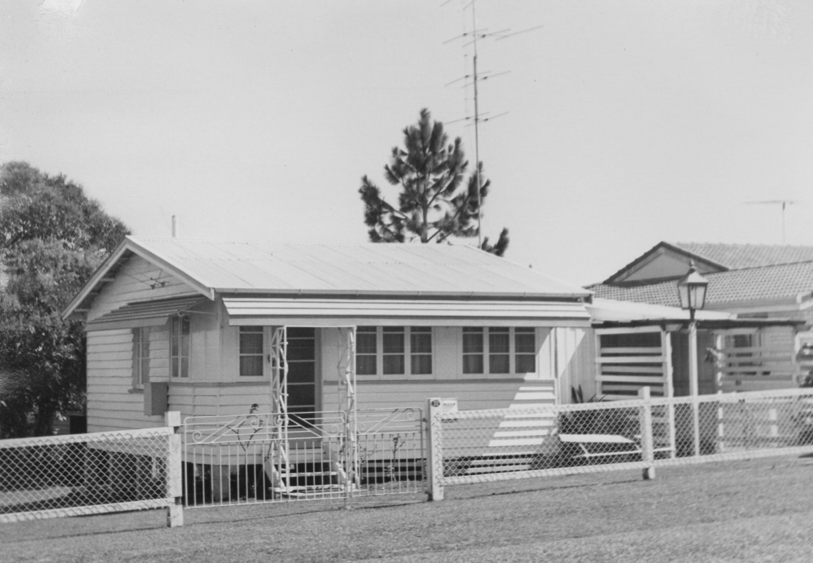 House in Tewantin. (0513-0012)