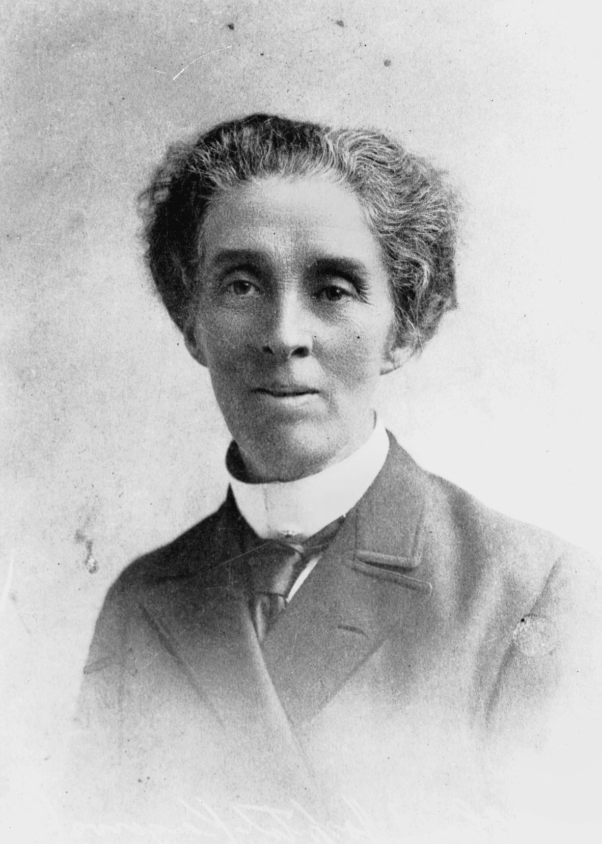 Portrait of Dr Lilian Cooper
