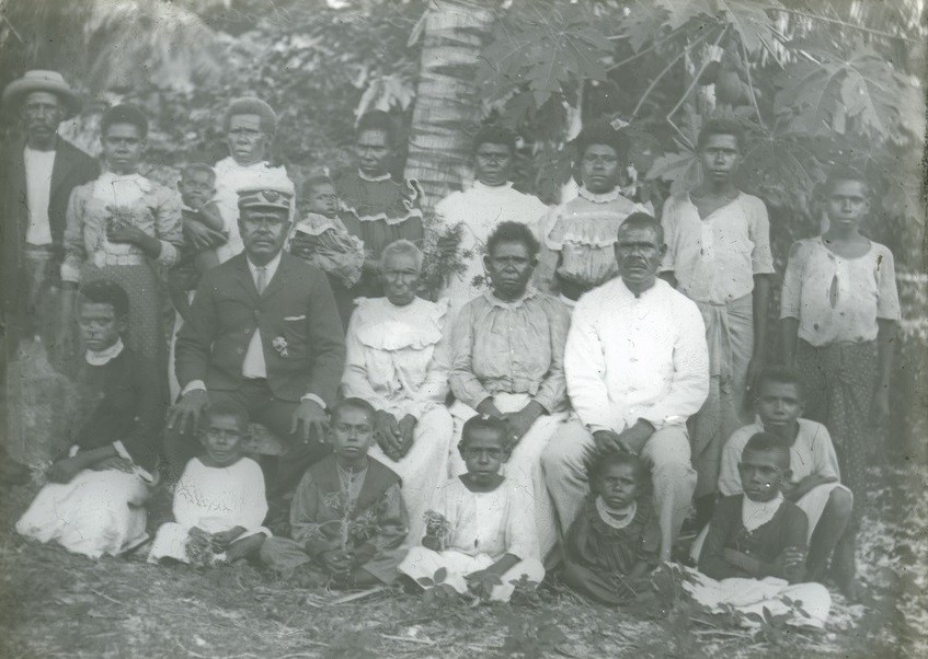 Maino Mamoose of Yam Island and his family