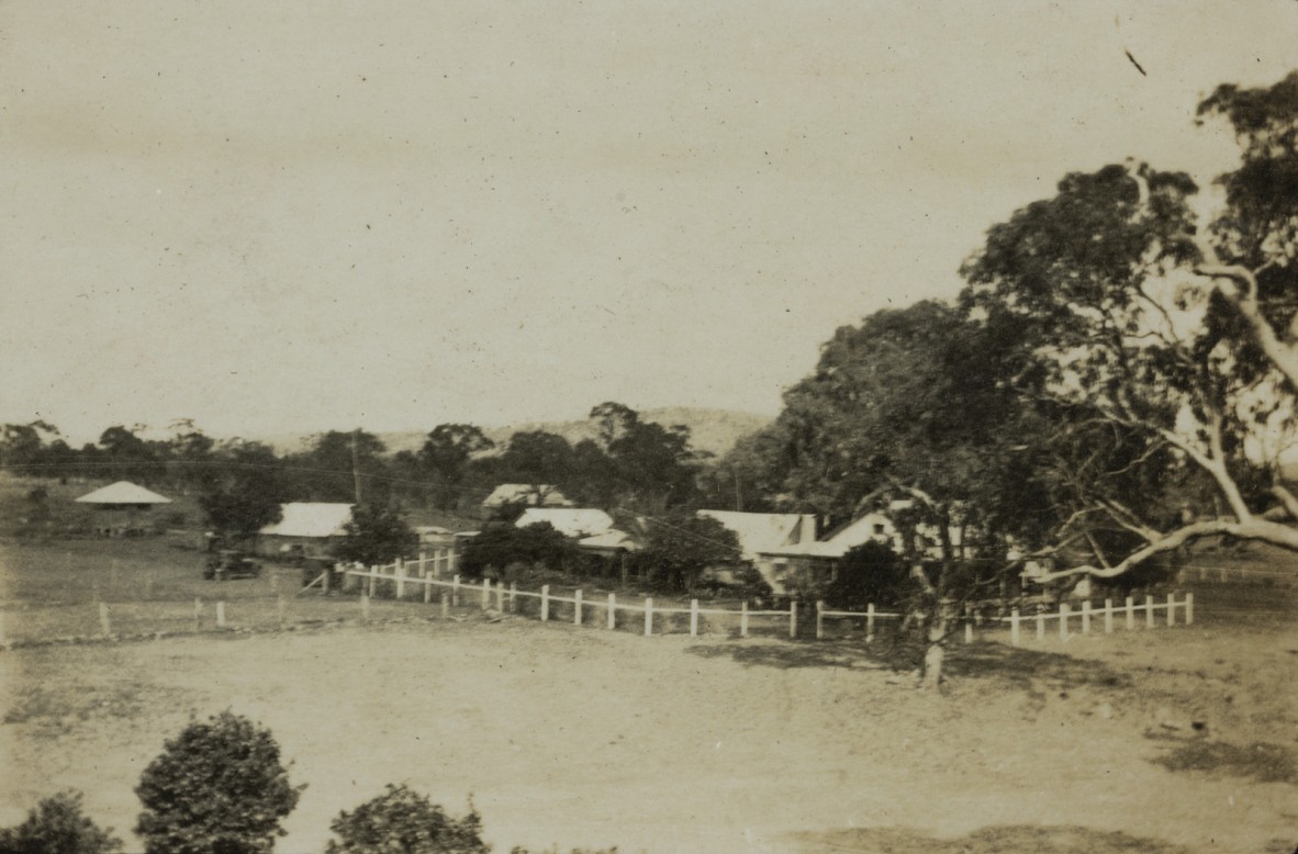 Buildings on the Nimmo family’s Oak Park Station, Mackenzie River, Queensland 1910-1935