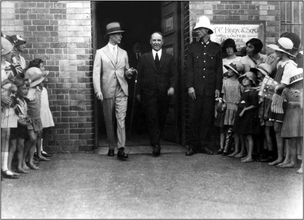 Duke of York, who became King George VI in 1937, with Joseph Ernest Dixon, April 1927. 