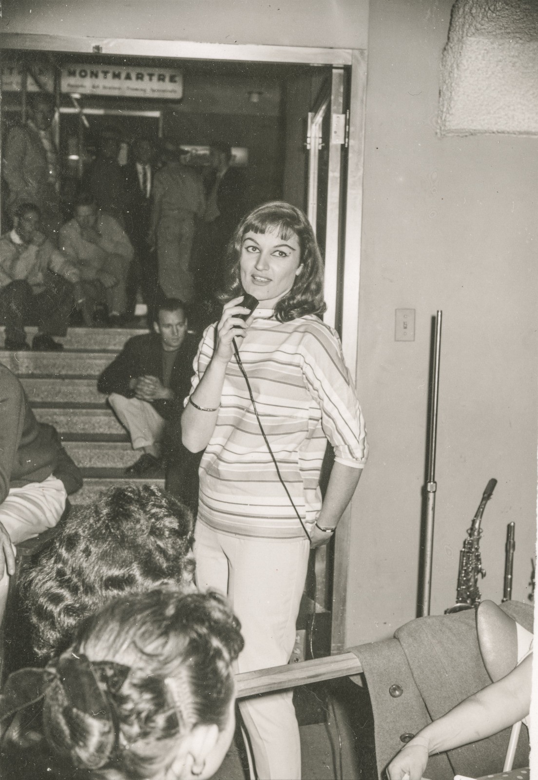 Singer Paula Langlands at the Primitif Coffee Lounge, Brisbane (0001-0189)
