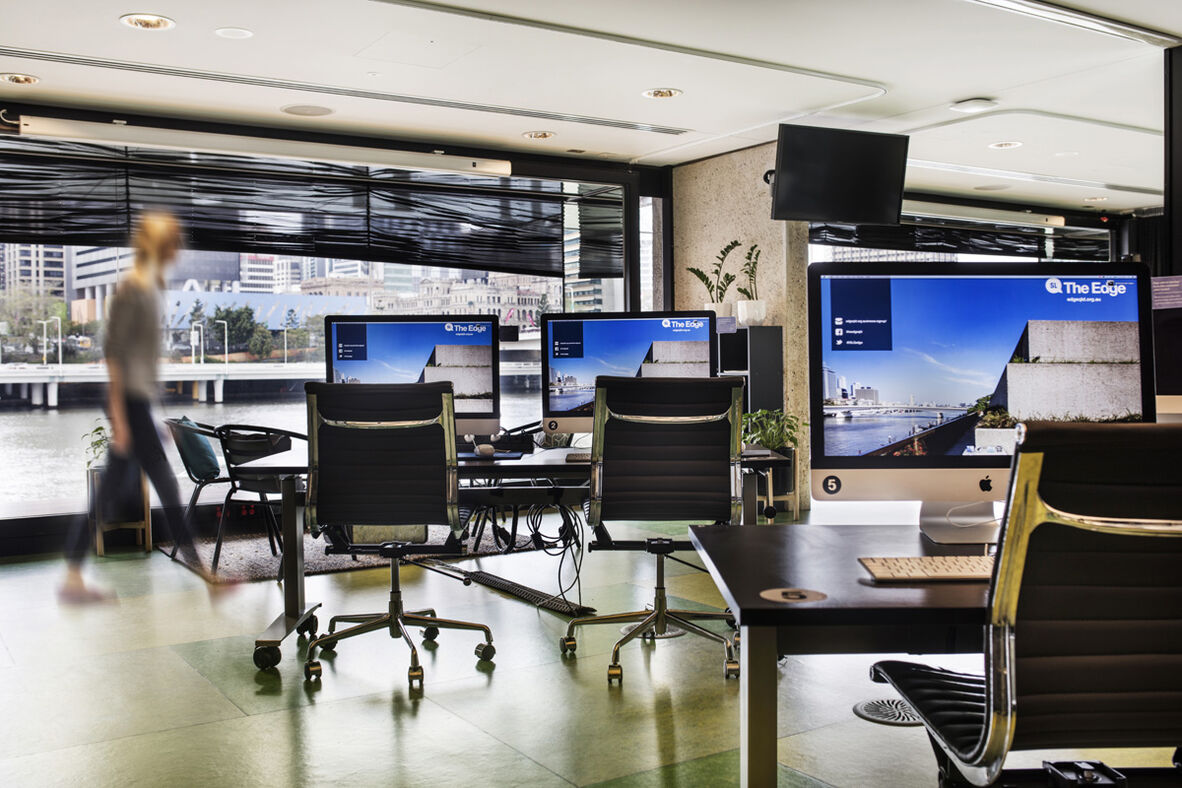 A photo of the Digital Media Lab at The Edge in 2011-2015