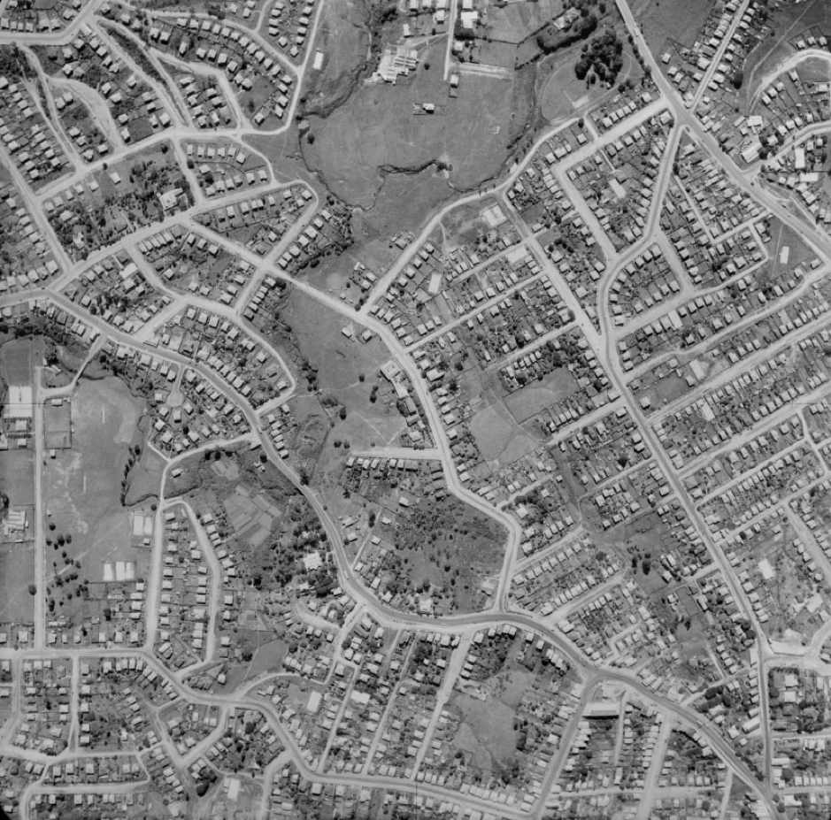 A photographic map of Kelvin Grove showing streets and trees
