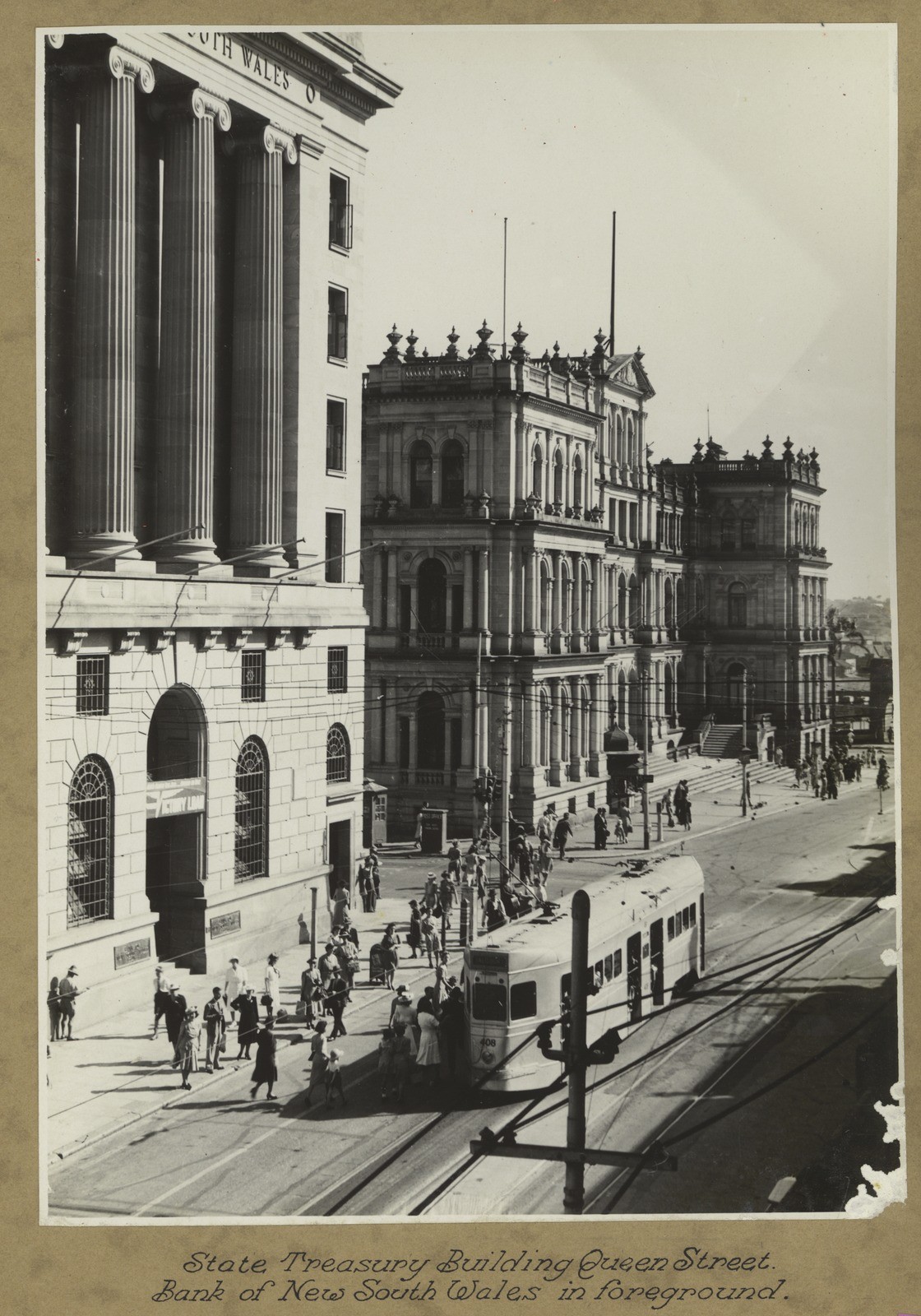 Bank of N.S.W. in foreground, ca. 1938. Image No. API-075-0001-0002