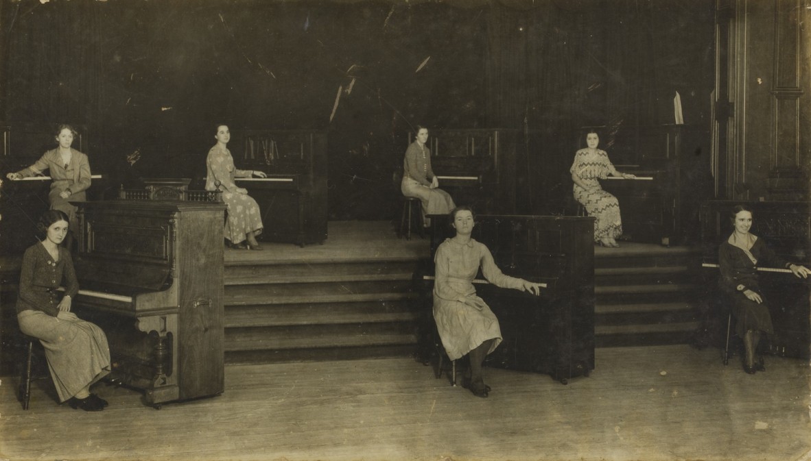 Ivy May Hassard with fellow piano students at City Hall Brisbane 1932