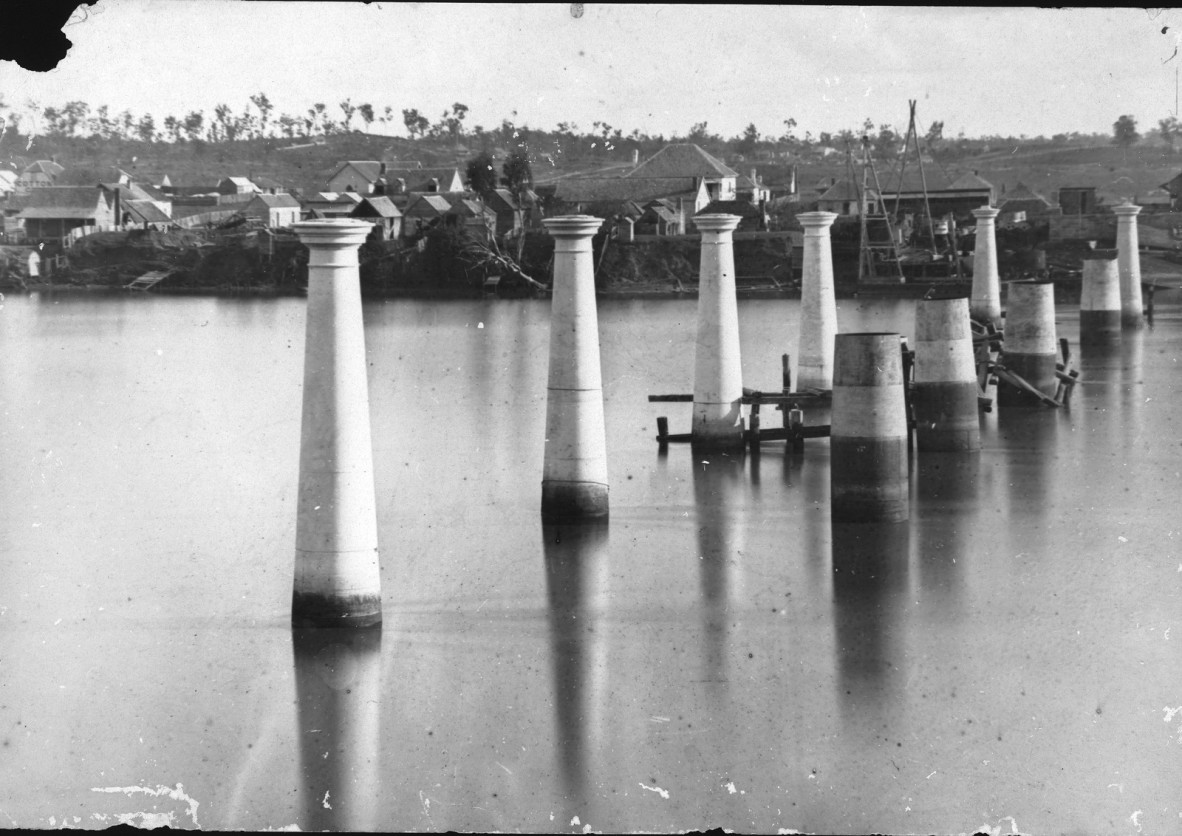Concrete pylons being erected for the first permanent Victoria Bridge, Brisbane, ca. 1869