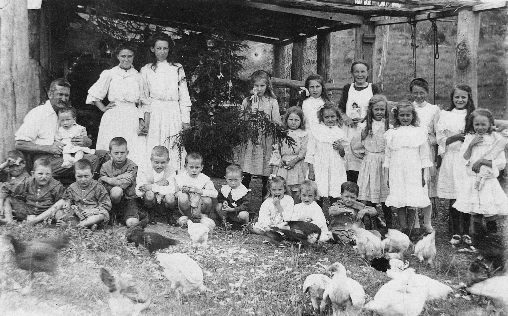 Children celebrating at a birthday party on Bingera Plantation Bundaberg ca 1912